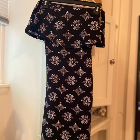 Derek Heart Dresses & Skirts - black floral dress